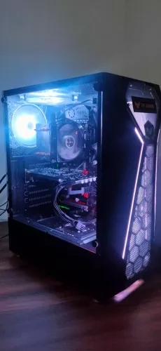 PC Gamer / Workstation Xeon E5 2666 V3 | 32GB RAM ECC | SSD | GTX 550 Ti | Pronto para uso
